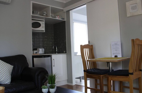 Chapel Hill House | Paperbark Bed & Breakfast