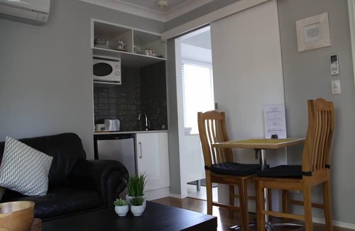 Chapel Hill Bed & Breakfast | Paperbark Bed & Breakfast