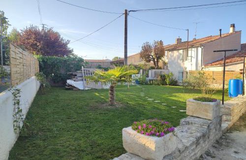 Mauze-sur-le-Mignon Bed & Breakfast | papillon de la péroterie