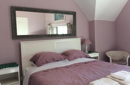 Esves-le-Moutier House | Papillon