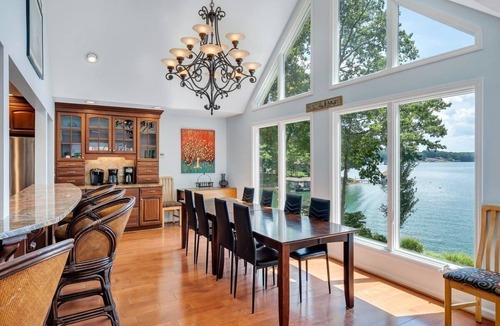 North Shore House | Pappy's Place - Lakefront home with private dock