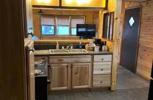 Adrian House | Pap’s Place ideal for long term rentals