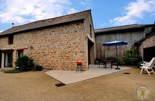 Saint-Aubin-du-Cormier House | Paquerette