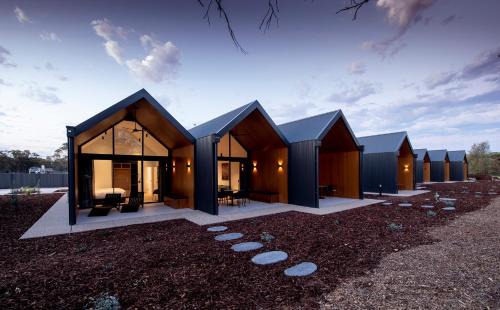 Berri Hotel | Par Five Shacks