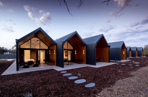 Berri Cabin | Par Five Shacks