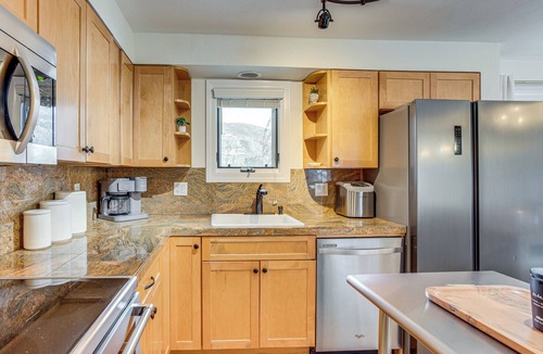Eagle-Vail Apartment | Par & Powder: Avon Haven w/Golf & Ski Access!