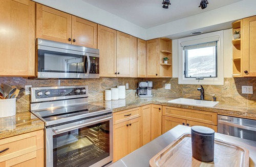 Eagle-Vail Apartment | Par & Powder: Avon Haven w/Golf & Ski Access!