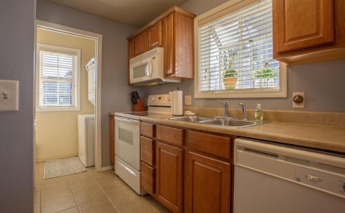 Branson West Apartment | Par View Vista Condo