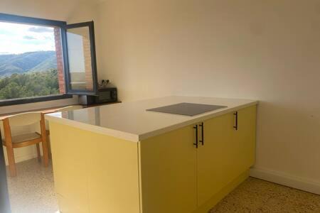 La Bisbal del Penedes Villa | Para 12: piscina, BBQ, calma y café con vistas