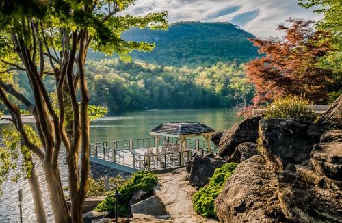 Lake Lure House | Parabull's Point