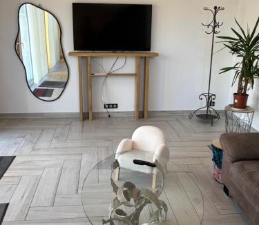 Damery House | Paradis Champenois