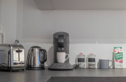 Verdun Apartment | Paradis - Cosy Comfy 3Beds 70m² Central FastWiFi SmartTV55" PrimeVideo BBQ