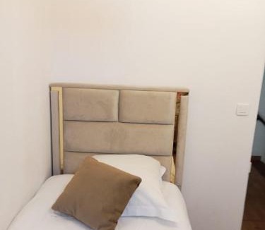 Montargis House | Paradis Maison Entière