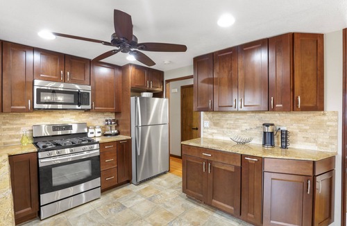 Wasco House | Paradise 4BR’s w/Pool & Games