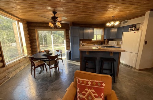 Schulenburg Cabin | Paradise at Bucek Lane