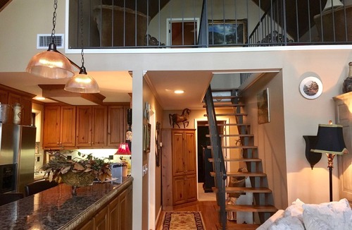 Dadeville House | Paradise at Waterside: ON THE LAKE nLake Martin, Alabama