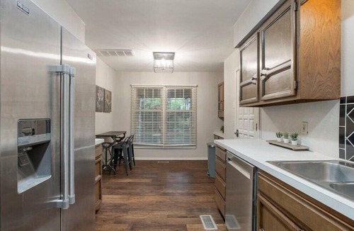South Tulsa House | Paradise awaits. Southern Hills/ORU/River Spirit