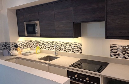 Bracknell Apartment | PARADISE AWAY FROM HOME