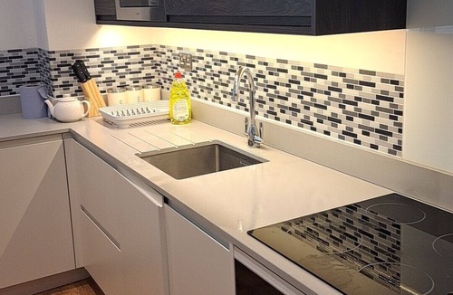 Bracknell Apartment | PARADISE AWAY FROM HOME