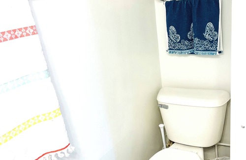 Maxwell House | Paradise Bungalow
