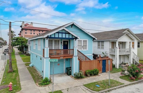 San Jacinto House | Paradise By The Pier
