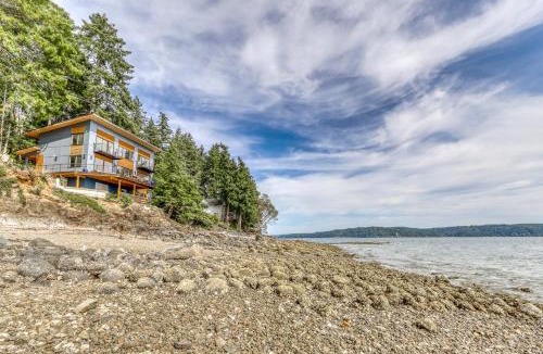 Brinnon House | Paradise Cove Retreat