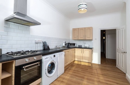 Portsmouth House | Paradise Escape