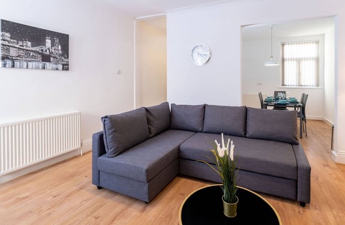 Portsmouth House | Paradise Escape