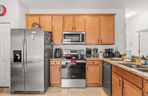 Veranda Palms House | Paradise Falls Stay for 13