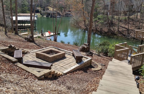 Huddleston House | Paradise Found at Smith Mountain Lake