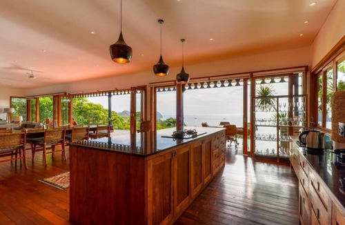 Labuan Bajo Villa | PARADISE GARAGE KOMODO VILLA