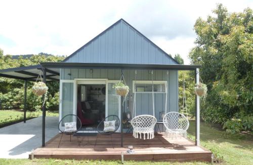 Onemana Ski Chalet | Paradise Grove