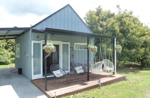 Onemana Ski Chalet | Paradise Grove