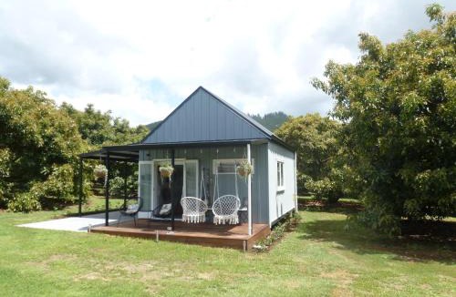 Onemana Ski Chalet | Paradise Grove