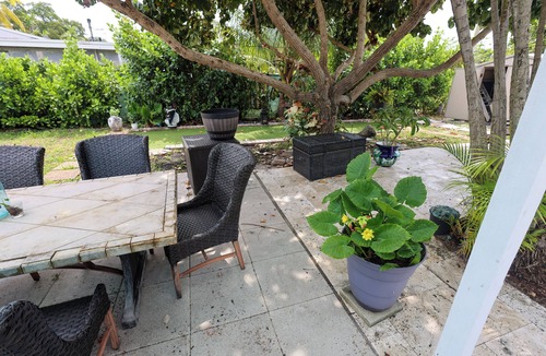 Highland Garden House | Paradise Hollywood Gardens