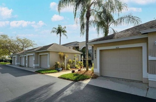 Palmer Ranch Condo | Paradise Home away from Home: Golf, Swimming, Tennis, & lots of Fun in the Sun!
