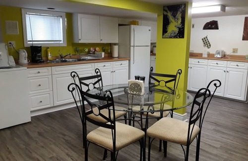 Tecumseh Apartment | Paradise Homes - Beautiful 2-bedroom basement unit
