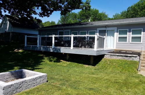 Wolcott House | Paradise in Port Bay