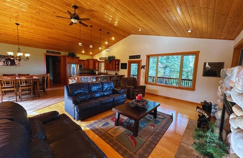 Grangeville House | Paradise in the Pines