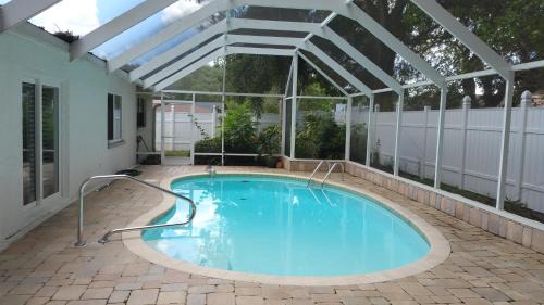 Tarpon Springs House | Paradise in the Sun