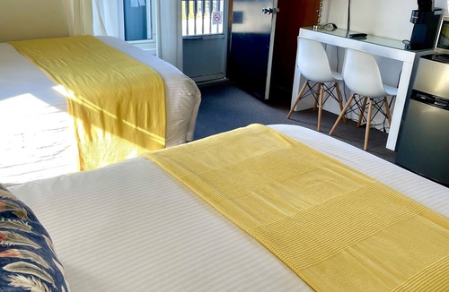 Port Elgin Hotel | Paradise Inn On The Beach
