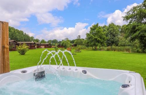 Storwood Resort | Paradise Lakeside Lodges