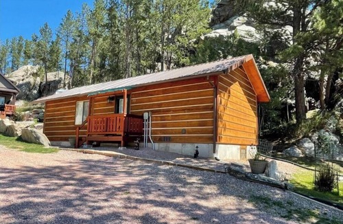 Custer Cabin | Paradise Land Cabin B