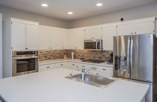 Seven Hills House | 🌴🏊‍♂️🌞⛳Paradise off the strip, 4BR+Big Loft+Fun Backyard