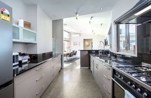 Martinborough Villa | Paradise on Campbell