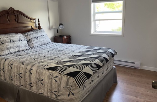 Saint John House | Paradise on Lake Douglas