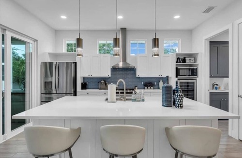 Arlington Park House | Paradise on Prospect w/Htd Saltwater Pool