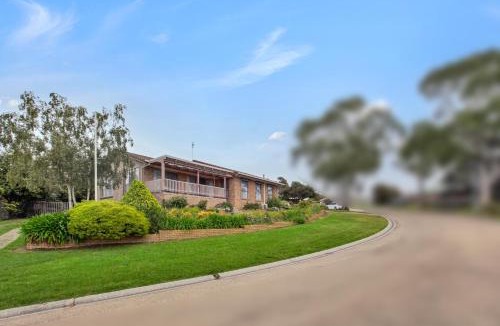 Paynesville House | Paradise on Sheerwater