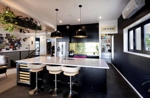 Mangakino House | Paradise on the edge of the lake