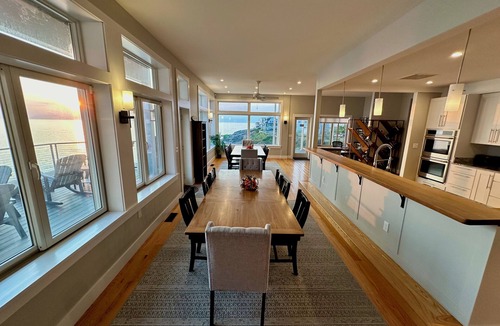 York Beach House | Paradise on the Rocks - York Oceanfront